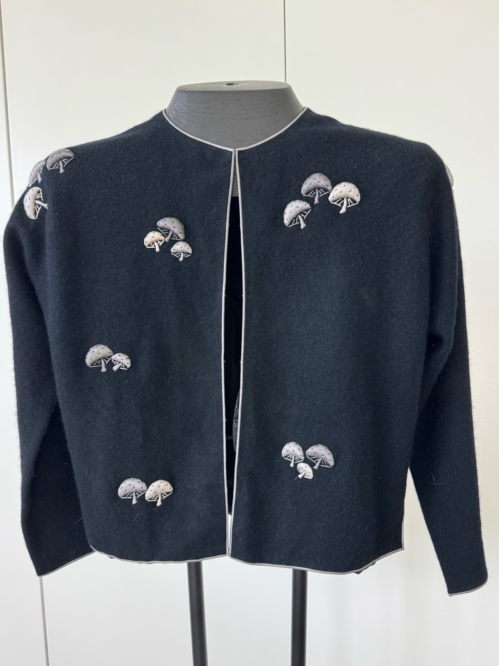 Vintage Cashmere Embroidered Mushroom cardigan Sweater Black